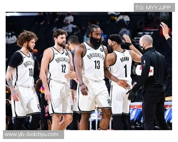 詹姆斯谈球队会议后表现称赞回应展现团队精神与决心